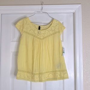 Jessica Simpson size Large Yellow Blouse